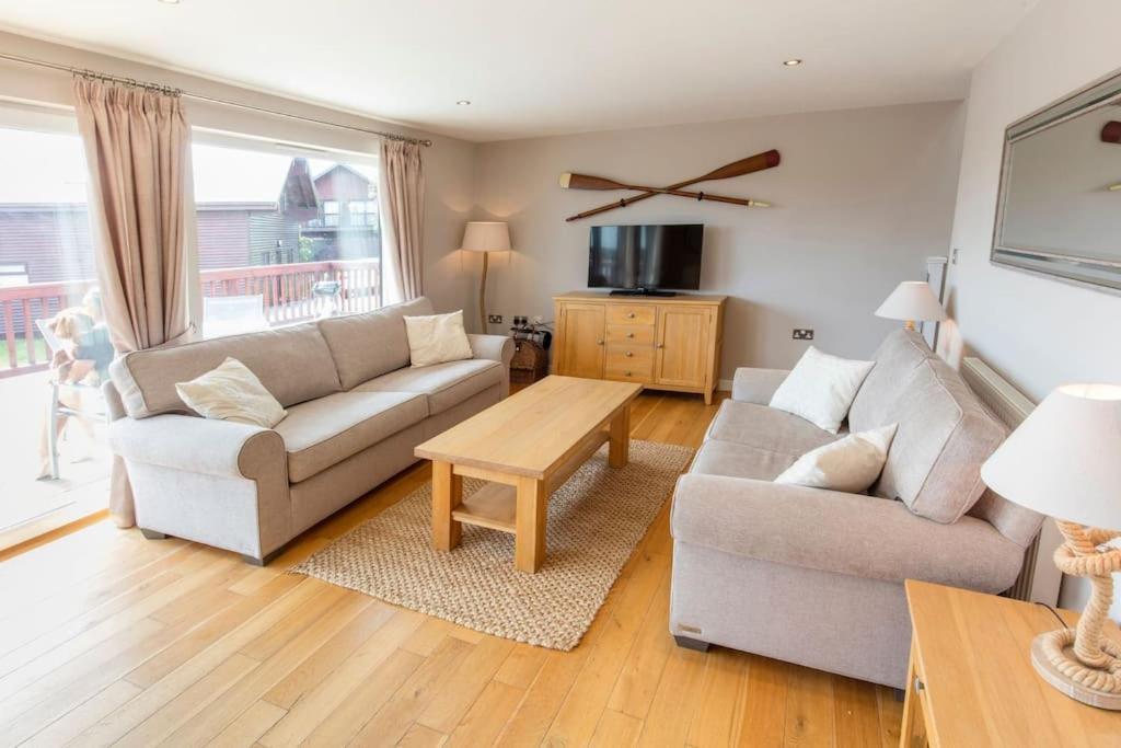Retallack Resort 4 Bedroom Lodge - Hot Tub For Hire On Request -Pool & Spa Padstow Buitenkant foto