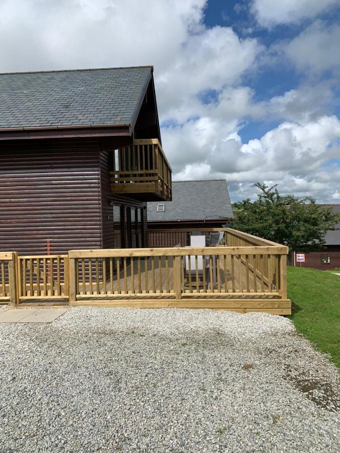 Retallack Resort 4 Bedroom Lodge - Hot Tub For Hire On Request -Pool & Spa Padstow Buitenkant foto
